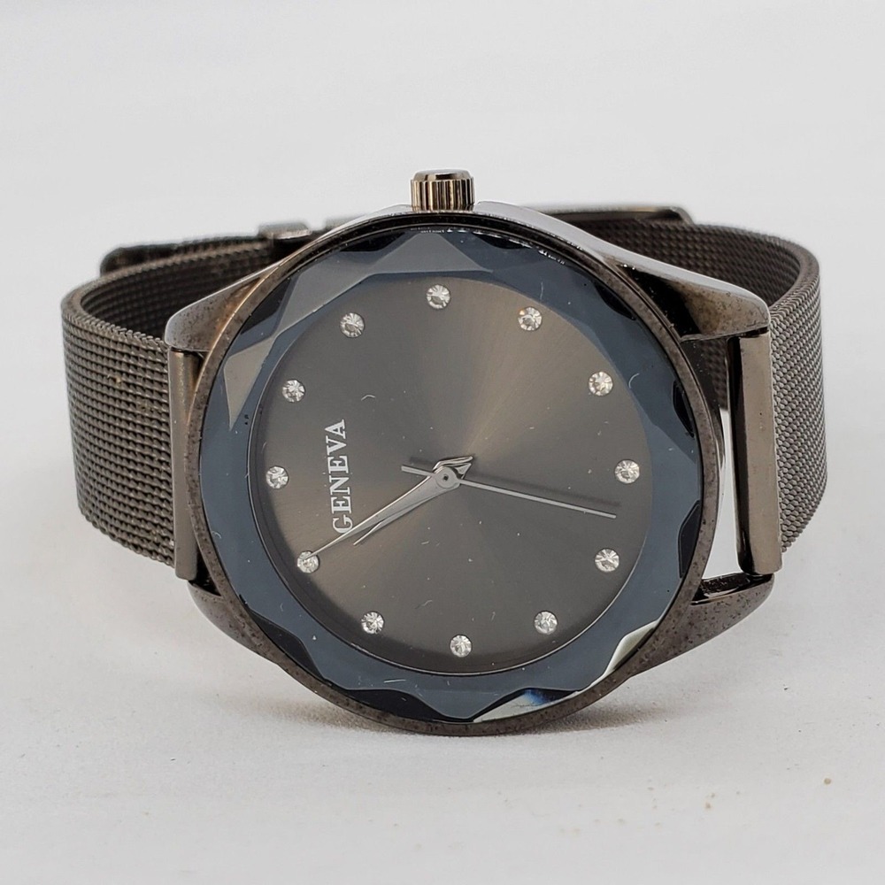 Minimalist Women's Watch Black Dial 34MM Black Case Black Mesh Bands New Battery